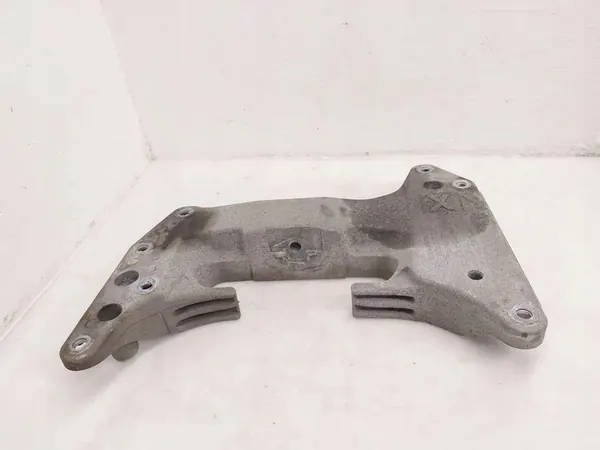 Support de bo îte BMW 5 (G30) 2018 OEM 6870619 image 4