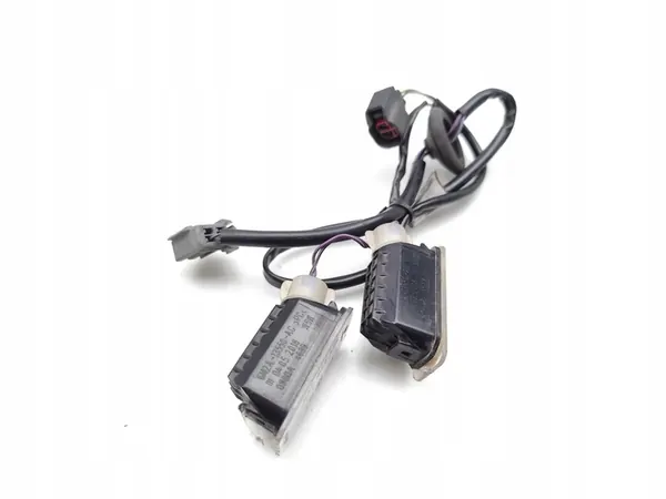 Luz de placa traseira Ford Mondeo 2018 Hatchback image 5