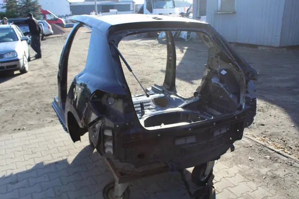 Audi A1 82A takasivu vasen/oikea - Käytetty image 5