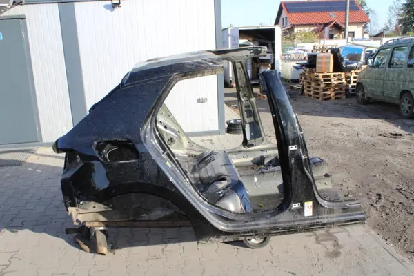 Audi A1 82A takasivu vasen/oikea - Käytetty image 7