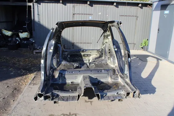 Audi A1 82A takasivu vasen/oikea - Käytetty image 8
