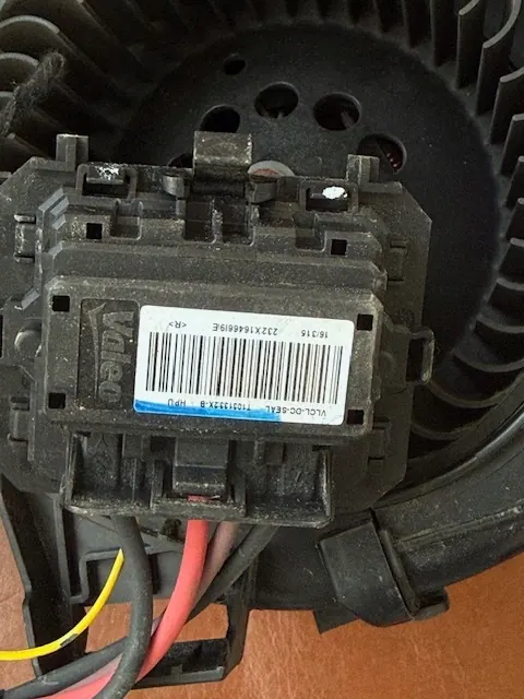 Blazerweerstand OEM T1031332X Renault Trafic III image 3