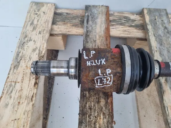 Framdrivaxel Toyota Hilux 2.5 D4D AWD image 2