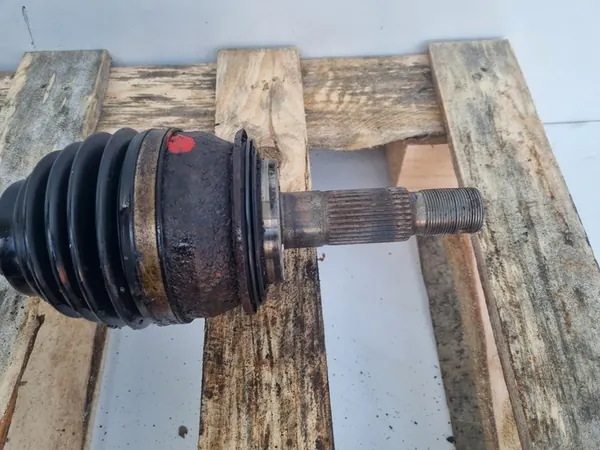 Framdrivaxel Toyota Hilux 2.5 D4D AWD image 4