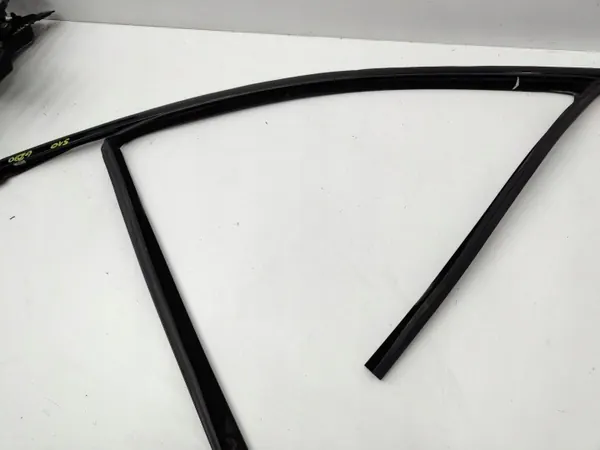 BMW 7336015 Türdichtung Links Vorne für 7er G11 G12 image 5