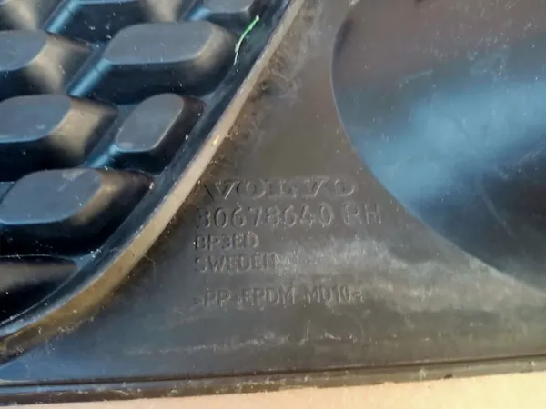 VOLVO V70 Griglia Paraurti Anteriore Destro 2008-2013 image 5