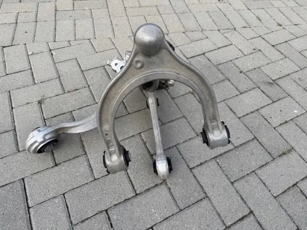 Mercedes 206 Snodo Direzionale Braccio di Controllo image 2