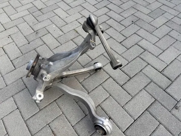 Mercedes 206 Snodo Direzionale Braccio di Controllo image 3