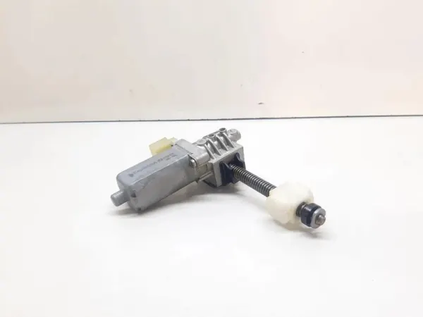 Motor banco dianteiro esquerdo OEM 8316632 BMW Série 7 image 2