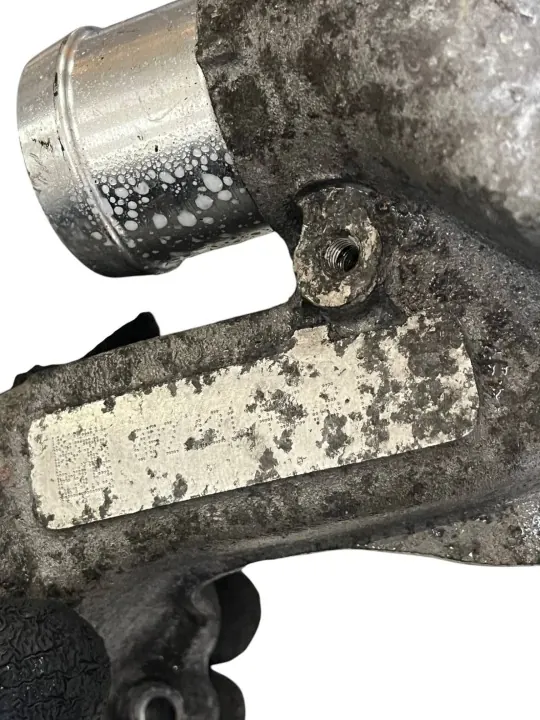 Audi Q7 Termostaatin Kotelo OEM 0P2121406B image 3