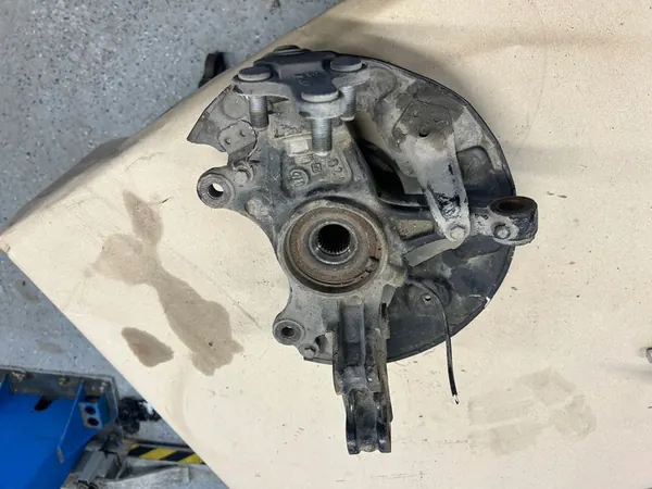 PEUGEOT 308 II T9 1.6 HDI Rotule de direction avant gauche image 1