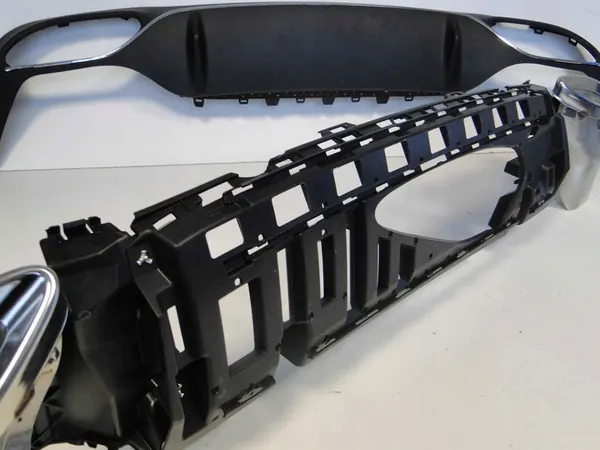 MERCEDES W213 Suporte Traseiro AMG image 4