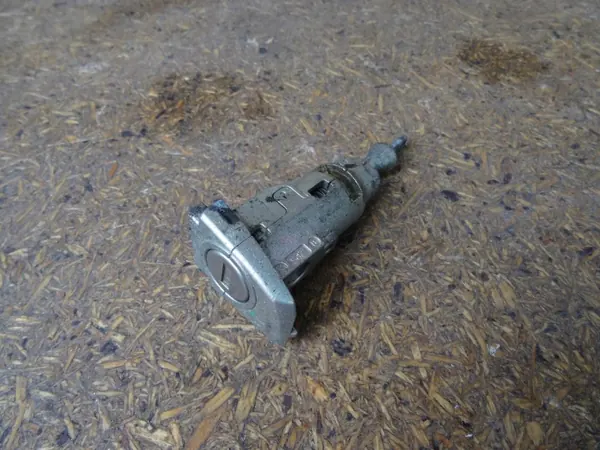 Insert de serrure porte VW Golf VII OEM 5G0837167/8 image 2