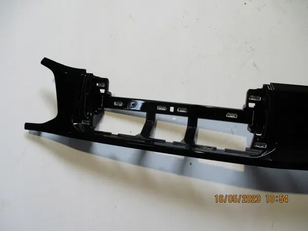 Console VW T-ROC OEM 2GA858036 - État Utilisé image 3