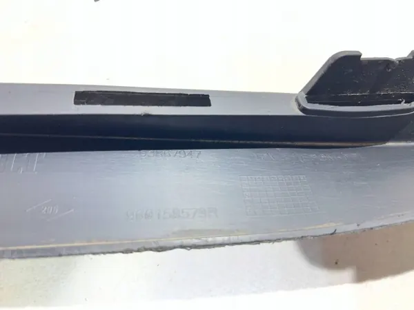 OEM 960158579R Etupuskurin Spoileri Renault Traficille image 9