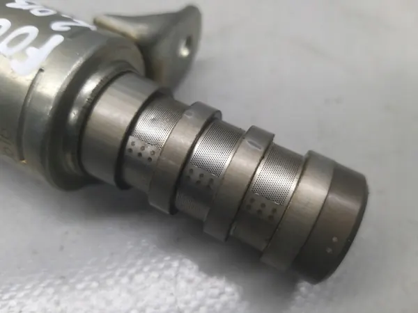 Soupape VVT CM5E-6B297-CB pour 2.0L 16V CS170AB image 5
