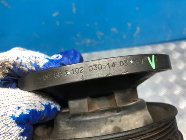 Mercedes W124 Kampiakselin hihnapyörä OEM 1020301403 6030320204 image 4