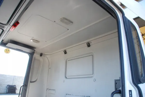 Cabina Scania OE CP P Teto Plano Nu 11R Usado image 5