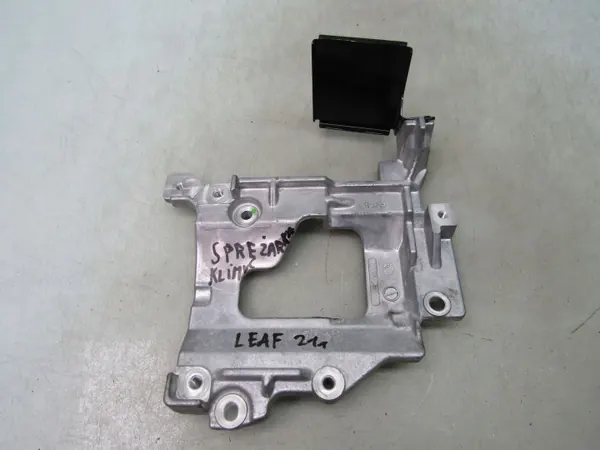 Klimakompressor-Halterung OEM 201225B009 für Nissan Leaf II image 2