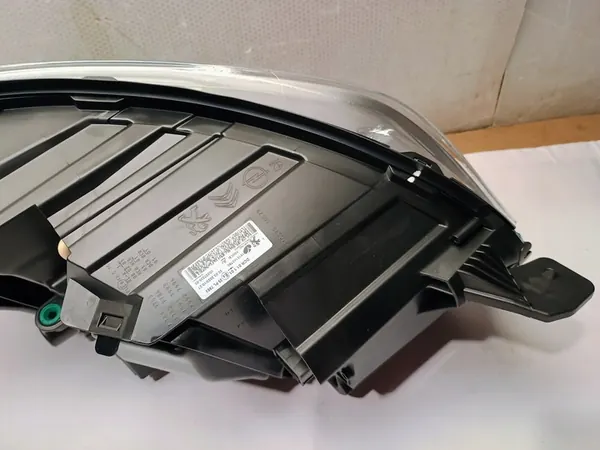 Vasen Xenon-etuvalo Peugeot Expert III Traveller image 7