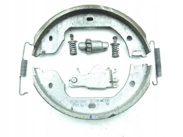BMW OEM 6776642 Sabots de Frein à Main Arrière Droit image 2