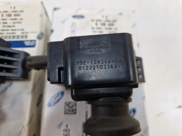 Bobina de encendido Ford CM5E 12A366 CA image 2