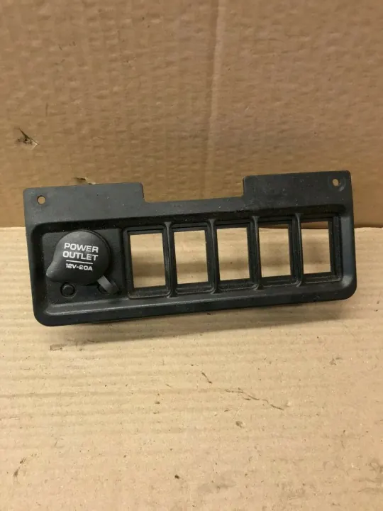 Enchufe 12V delantero OEM 6K0857061 para Seat Cordoba image 2