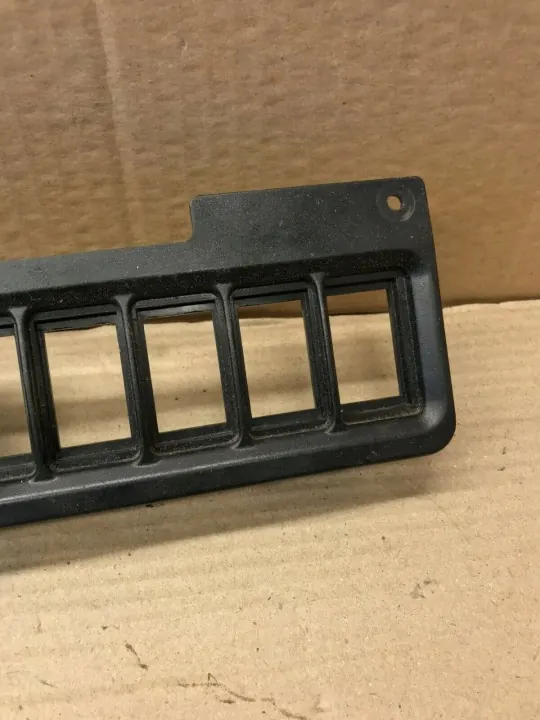 Enchufe 12V delantero OEM 6K0857061 para Seat Cordoba image 3