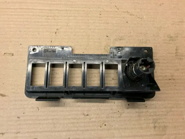 Enchufe 12V delantero OEM 6K0857061 para Seat Cordoba image 5