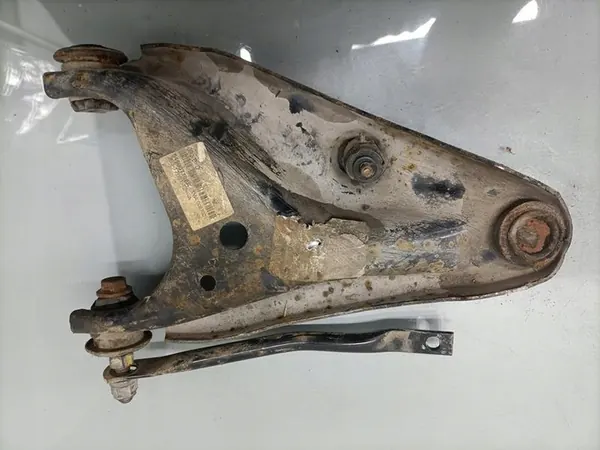 Braccio di Controllo Anteriore Destro Dacia Lodgy 1.5 DCI OEM 545007106R image 2