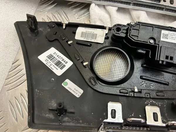 Volvo XC90 2021 Ovipeite Sett OEM 31407848 image 6