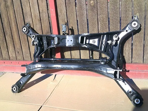Poutre suspension arrière WCV10B3E5H2 pour Honda CR-V image 2