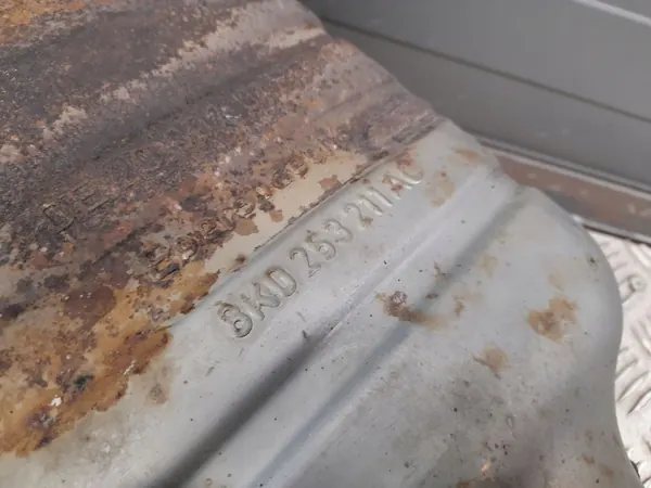 Mitten dämpare Audi A4 B8 A5 8T 8K0253211AC image 4