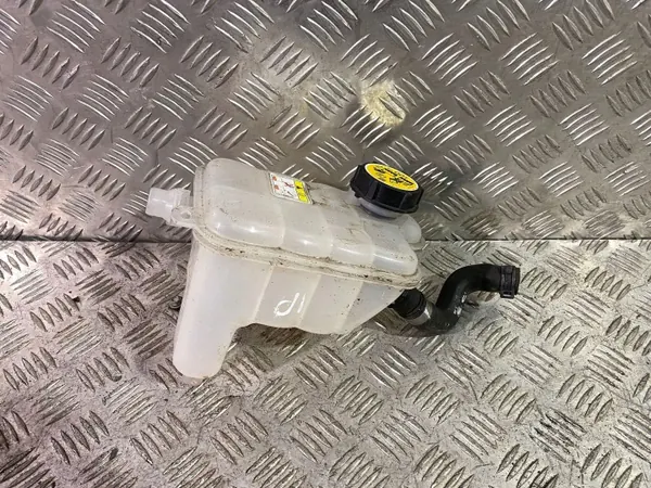 Réservoir d'expansion liquide Jaguar I-Pace 2020 OEM J9D38A080BD image 4
