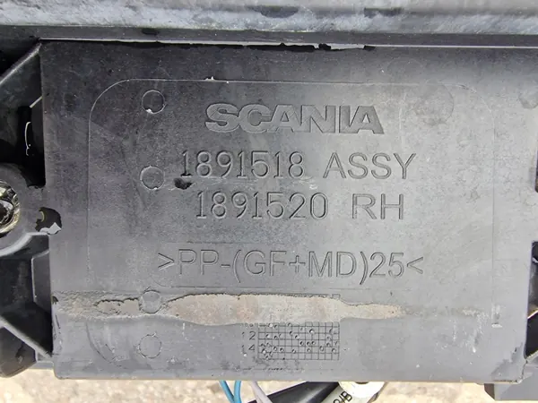Scania R ohjaamon oven taskun kehys OEM 1891518 image 5