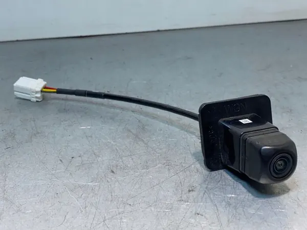 Cámara trasera Subaru XV II OEM FBZ17590 - Usada image 3