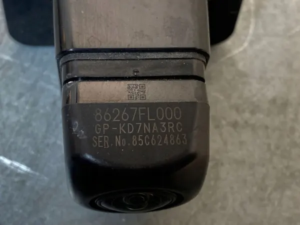 Cámara trasera Subaru XV II OEM FBZ17590 - Usada image 4