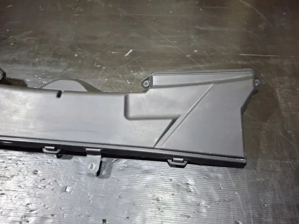 BMW OE 6925979 E87 Innenraumfiltergehäuseabdeckung image 3