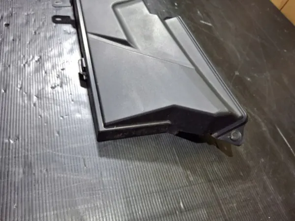BMW OE 6925979 E87 Innenraumfiltergehäuseabdeckung image 5