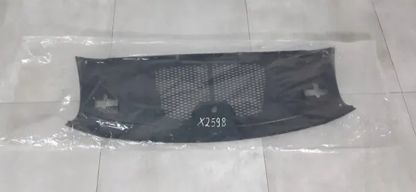 Porsche Macan framsätesbältesskydd OEM 95B805806 image 2