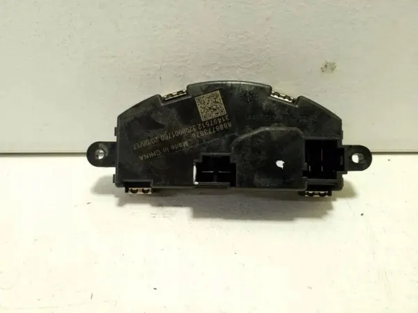 Verwarmingsventilatorrelais Volvo XC40 OEM 31497512 image 2