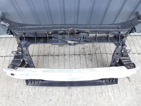 Viga de para-choque dianteiro Audi A3 8P 2008-2012 OEM image 4