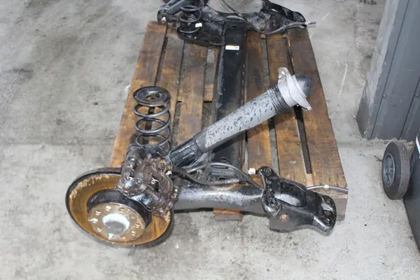 VW GOLF VIII 8 2022 TRAVE SUSPENSIONE POSTERIORE 5Q0501049BL image 3