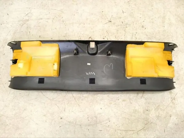 Pieza de umbral y pilar Chevrolet Corvette C6 2005 OEM AAA38854 image 4