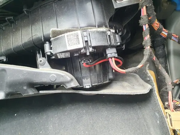 Verwarmingsunit Audi A4 B8 Lift 8T0820521F image 2