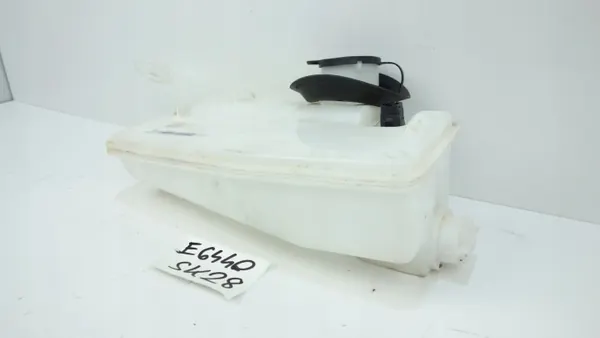 Pesunesteensäiliö OEM 289105984R Dacia Sandero III:lle image 3
