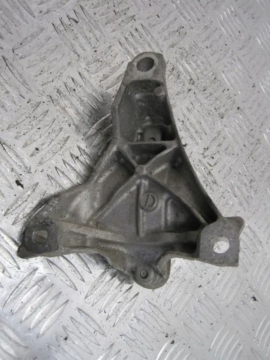 Fixation d'arbre de transmission Mazda image 2