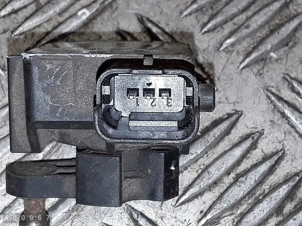 Capteur de niveau Citroen C5 2009 image 3