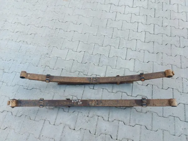 Ballestas traseras Toyota Hilux VIII OEM HILUX33325 image 3