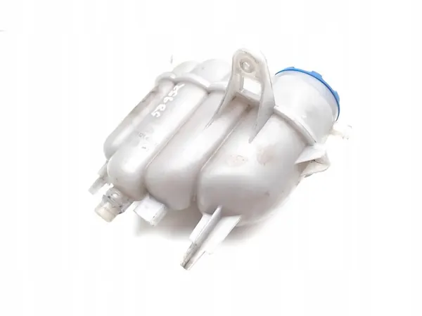 Audi A4 Voorruit Wisserreservoir 2016 OEM image 10